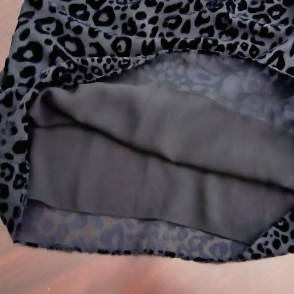 White House Black Market Halter Neck Top Wmn's Sz S Black Velvet Flocked Chiffon - Picture 9 of 16